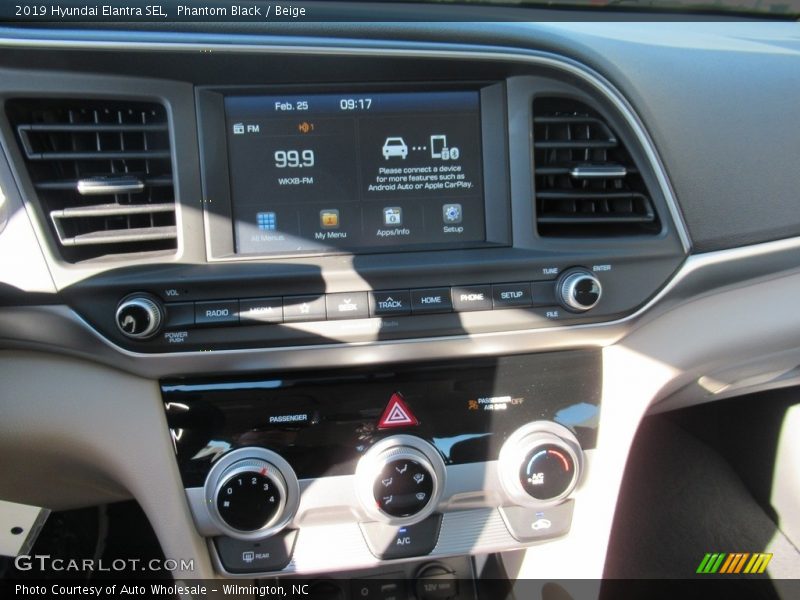 Phantom Black / Beige 2019 Hyundai Elantra SEL
