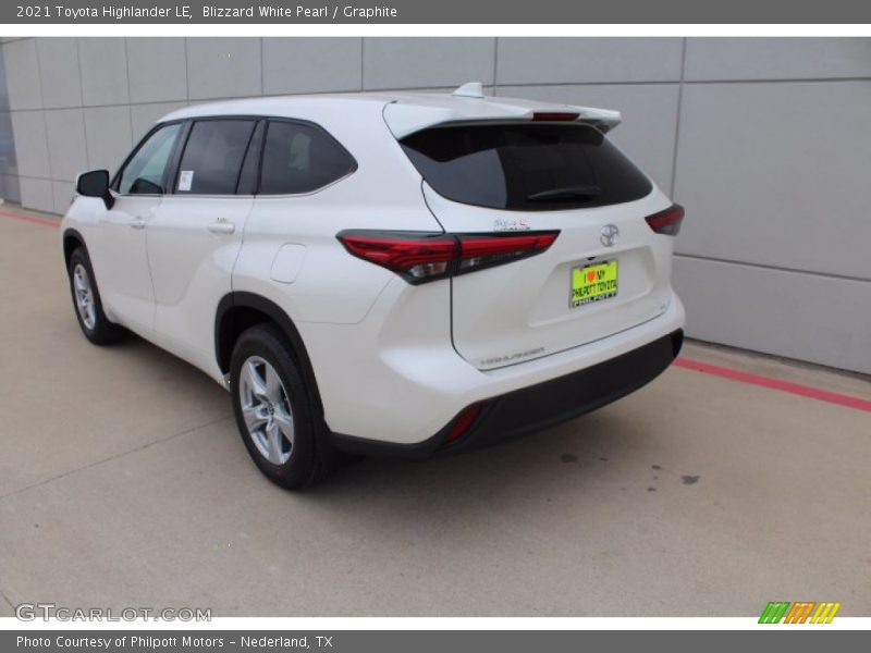 Blizzard White Pearl / Graphite 2021 Toyota Highlander LE