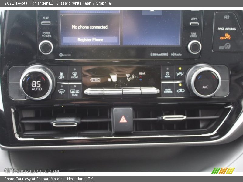 Blizzard White Pearl / Graphite 2021 Toyota Highlander LE