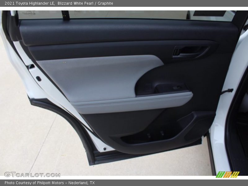 Blizzard White Pearl / Graphite 2021 Toyota Highlander LE