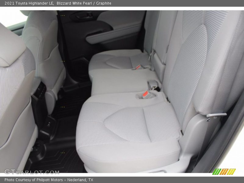 Blizzard White Pearl / Graphite 2021 Toyota Highlander LE