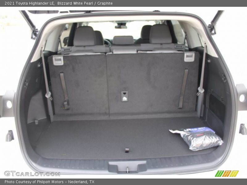 Blizzard White Pearl / Graphite 2021 Toyota Highlander LE