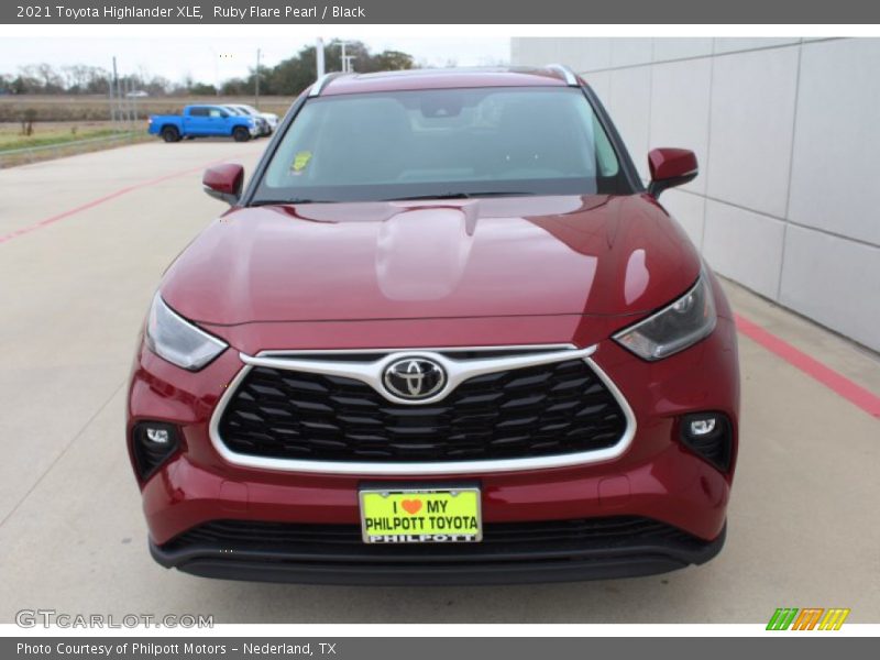 Ruby Flare Pearl / Black 2021 Toyota Highlander XLE