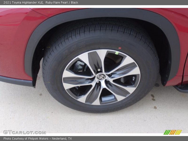 Ruby Flare Pearl / Black 2021 Toyota Highlander XLE