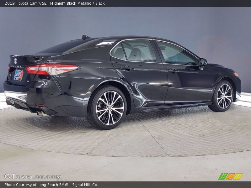 Midnight Black Metallic / Black 2019 Toyota Camry SE