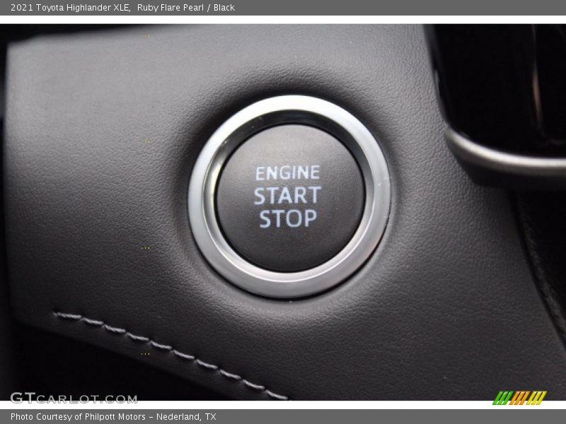 Ruby Flare Pearl / Black 2021 Toyota Highlander XLE