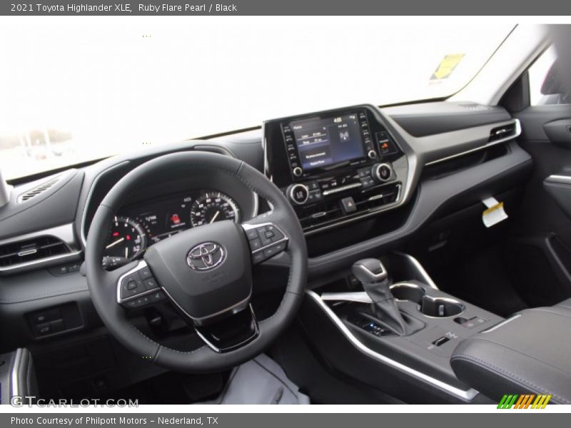 Ruby Flare Pearl / Black 2021 Toyota Highlander XLE