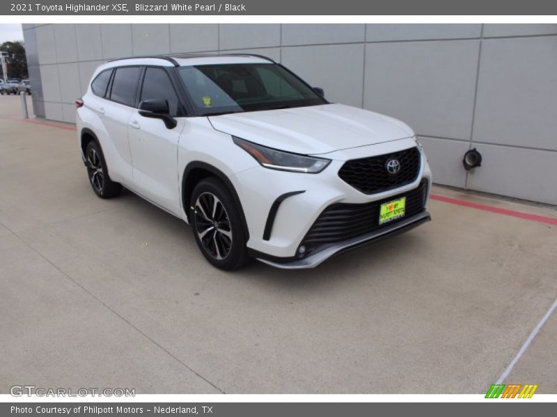 Blizzard White Pearl / Black 2021 Toyota Highlander XSE