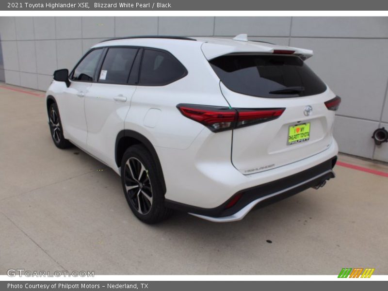 Blizzard White Pearl / Black 2021 Toyota Highlander XSE