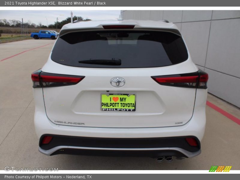 Blizzard White Pearl / Black 2021 Toyota Highlander XSE