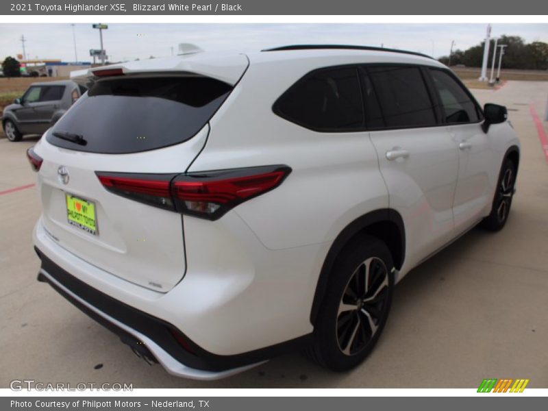 Blizzard White Pearl / Black 2021 Toyota Highlander XSE