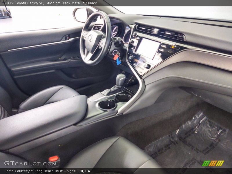 Midnight Black Metallic / Black 2019 Toyota Camry SE