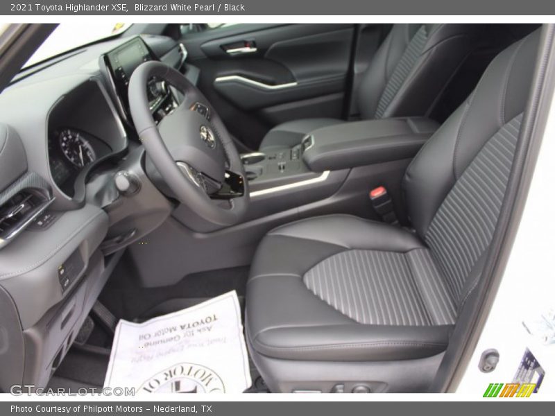 Blizzard White Pearl / Black 2021 Toyota Highlander XSE
