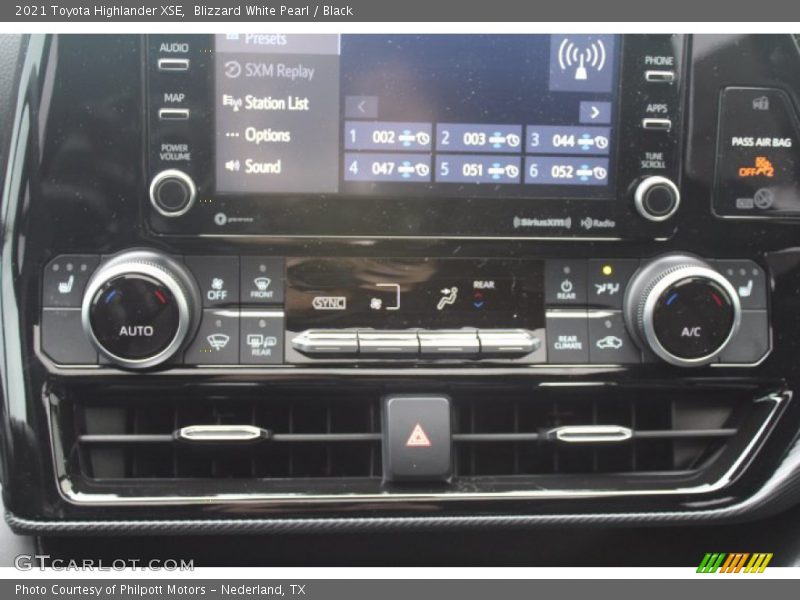 Blizzard White Pearl / Black 2021 Toyota Highlander XSE