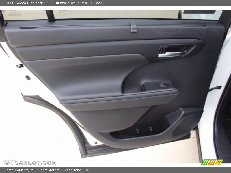 Blizzard White Pearl / Black 2021 Toyota Highlander XSE