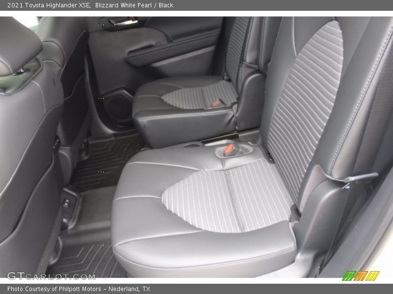 Blizzard White Pearl / Black 2021 Toyota Highlander XSE