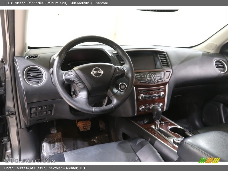 Gun Metallic / Charcoal 2018 Nissan Pathfinder Platinum 4x4