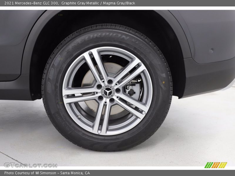 Graphite Gray Metallic / Magma Gray/Black 2021 Mercedes-Benz GLC 300