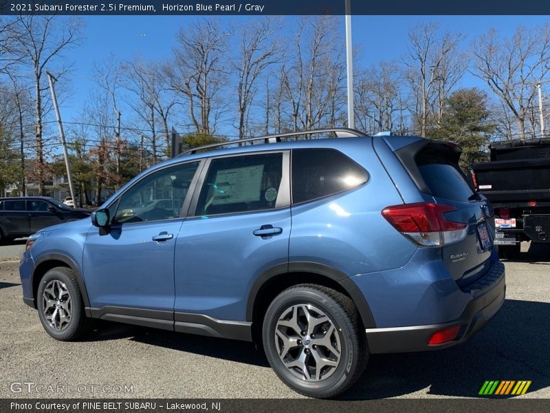 Horizon Blue Pearl / Gray 2021 Subaru Forester 2.5i Premium