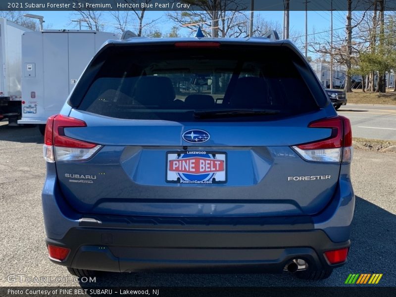 Horizon Blue Pearl / Gray 2021 Subaru Forester 2.5i Premium