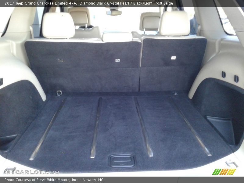 Diamond Black Crystal Pearl / Black/Light Frost Beige 2017 Jeep Grand Cherokee Limited 4x4