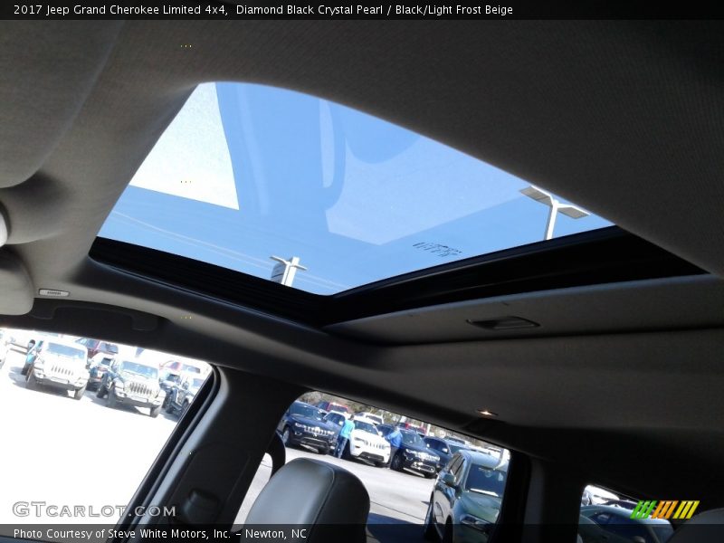 Diamond Black Crystal Pearl / Black/Light Frost Beige 2017 Jeep Grand Cherokee Limited 4x4