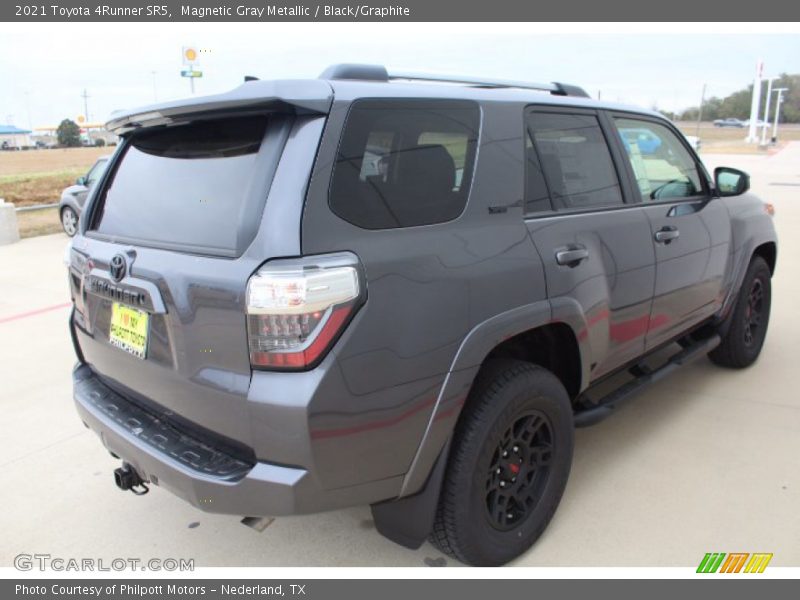 Magnetic Gray Metallic / Black/Graphite 2021 Toyota 4Runner SR5