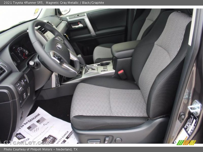 Magnetic Gray Metallic / Black/Graphite 2021 Toyota 4Runner SR5