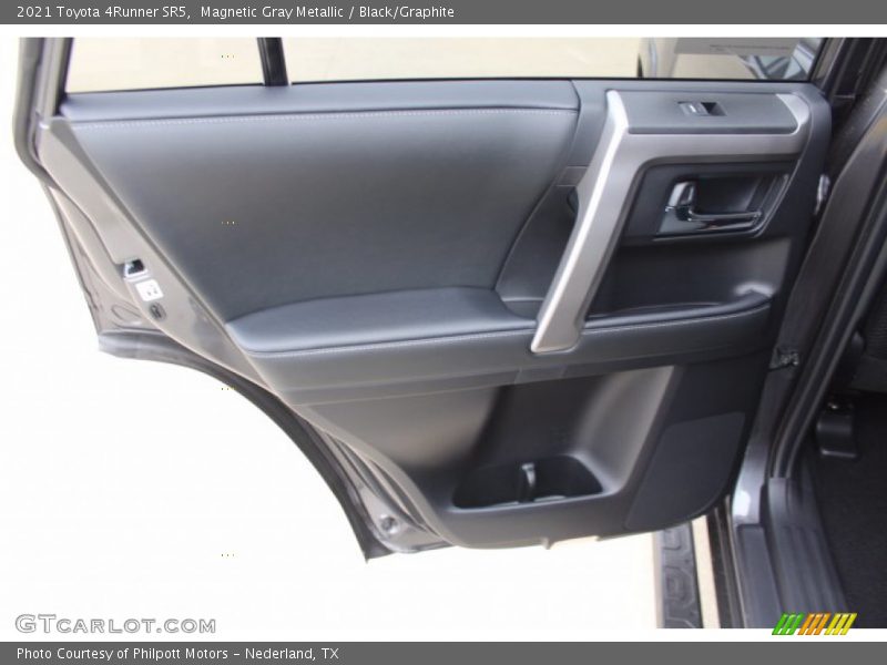 Magnetic Gray Metallic / Black/Graphite 2021 Toyota 4Runner SR5