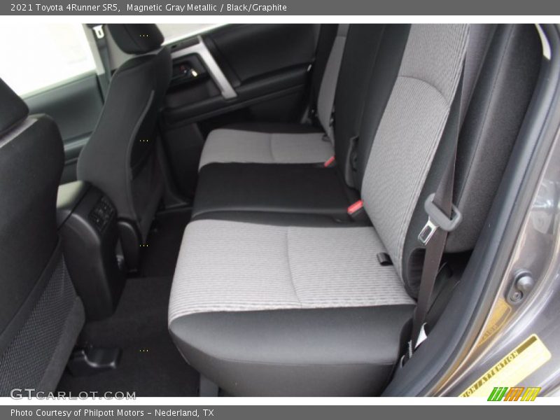 Magnetic Gray Metallic / Black/Graphite 2021 Toyota 4Runner SR5