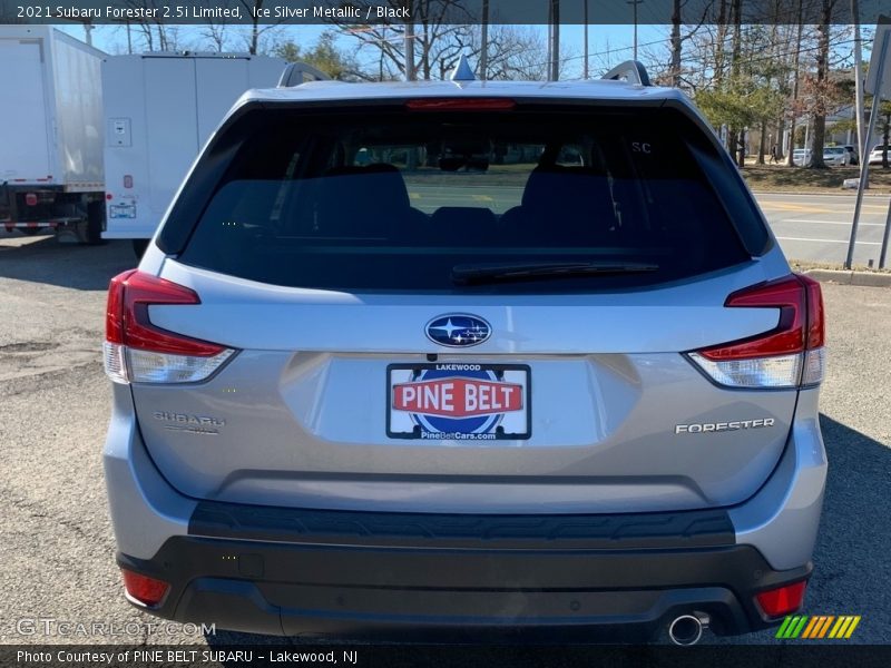 Ice Silver Metallic / Black 2021 Subaru Forester 2.5i Limited