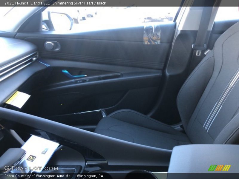Shimmering Silver Pearl / Black 2021 Hyundai Elantra SEL