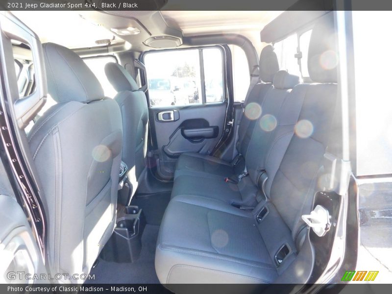 Black / Black 2021 Jeep Gladiator Sport 4x4