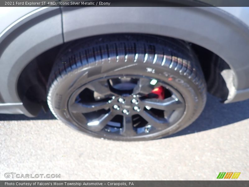 Iconic Silver Metallic / Ebony 2021 Ford Explorer ST 4WD