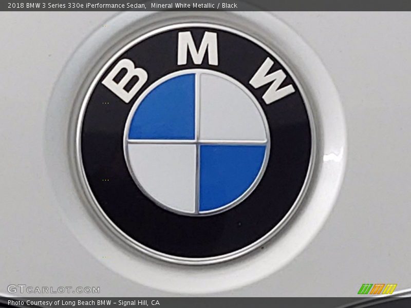 Mineral White Metallic / Black 2018 BMW 3 Series 330e iPerformance Sedan