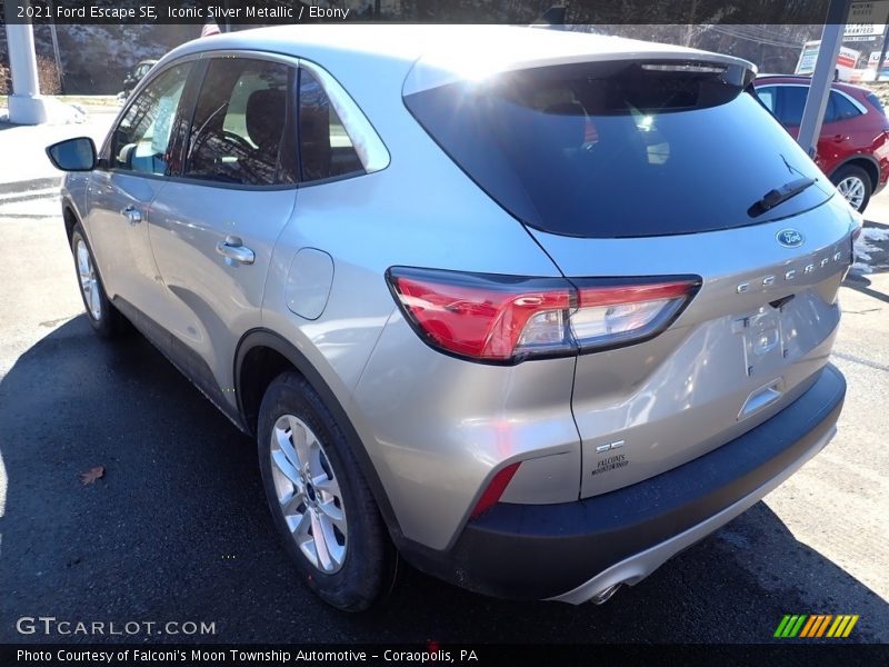 Iconic Silver Metallic / Ebony 2021 Ford Escape SE