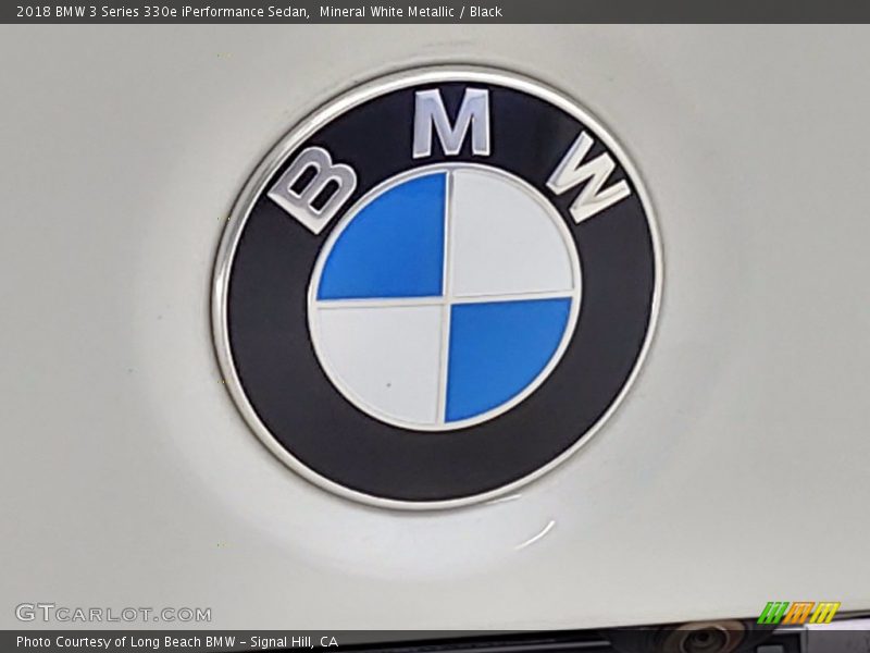 Mineral White Metallic / Black 2018 BMW 3 Series 330e iPerformance Sedan