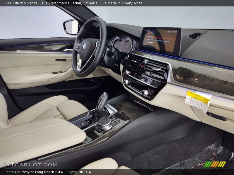 Imperial Blue Metallic / Ivory White 2018 BMW 5 Series 530e iPerfomance Sedan