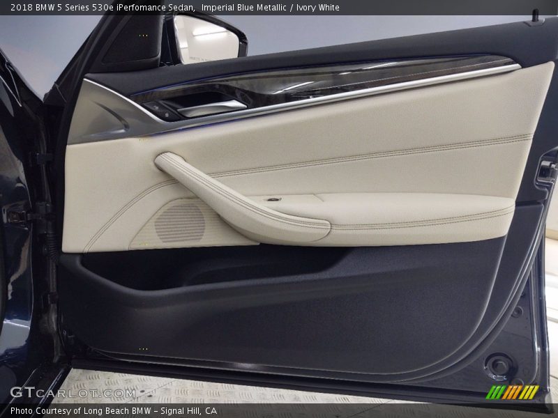 Imperial Blue Metallic / Ivory White 2018 BMW 5 Series 530e iPerfomance Sedan