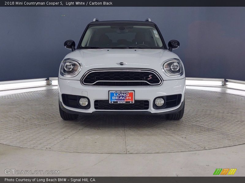 Light White / Carbon Black 2018 Mini Countryman Cooper S