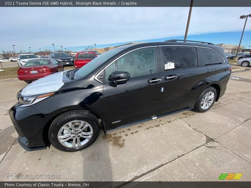 Midnight Black Metallic / Graphite 2021 Toyota Sienna XSE AWD Hybrid