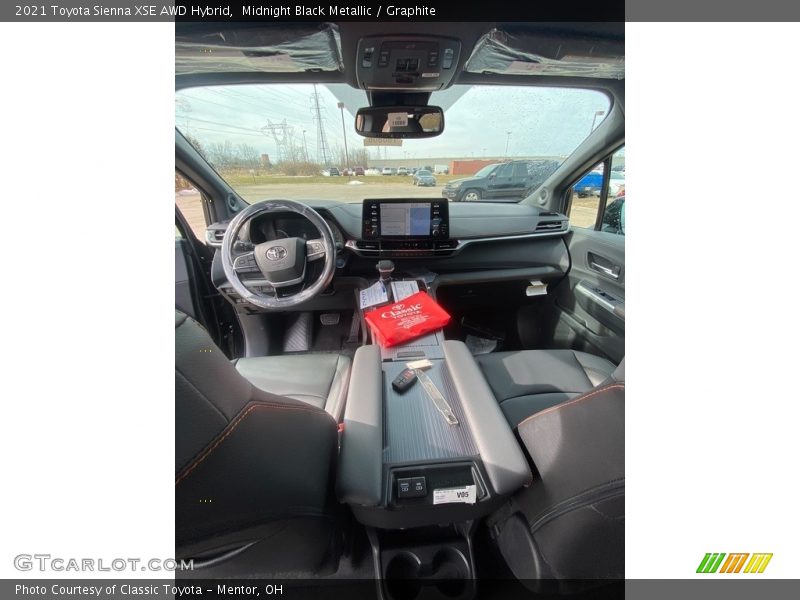 Midnight Black Metallic / Graphite 2021 Toyota Sienna XSE AWD Hybrid