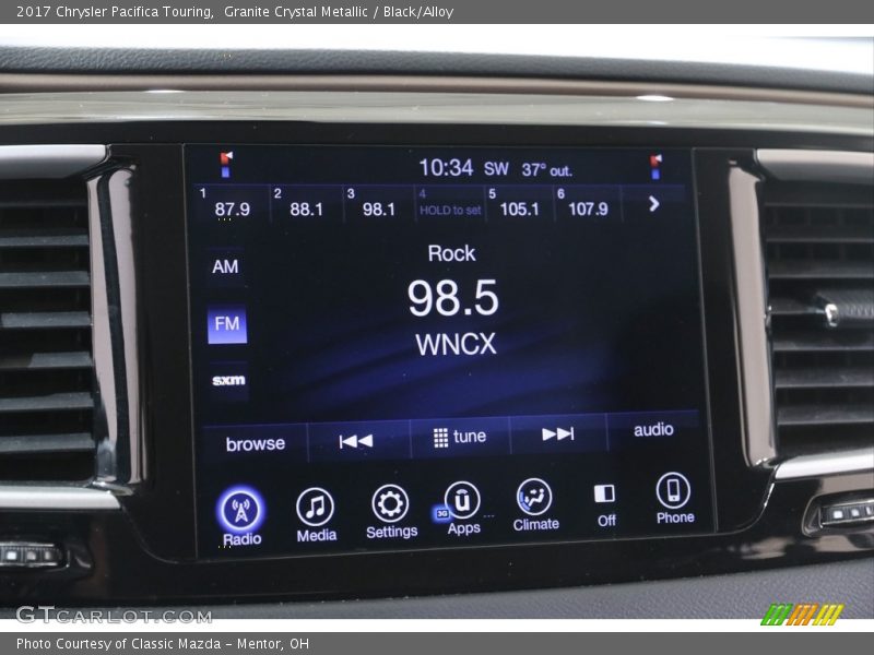 Granite Crystal Metallic / Black/Alloy 2017 Chrysler Pacifica Touring