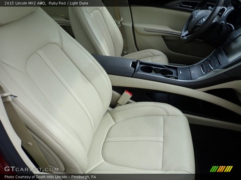 Front Seat of 2015 MKZ AWD
