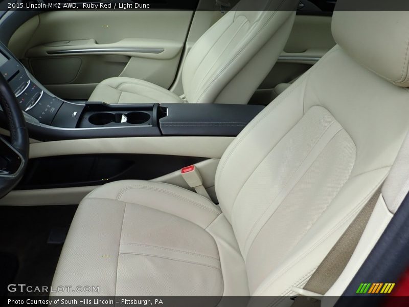 Front Seat of 2015 MKZ AWD