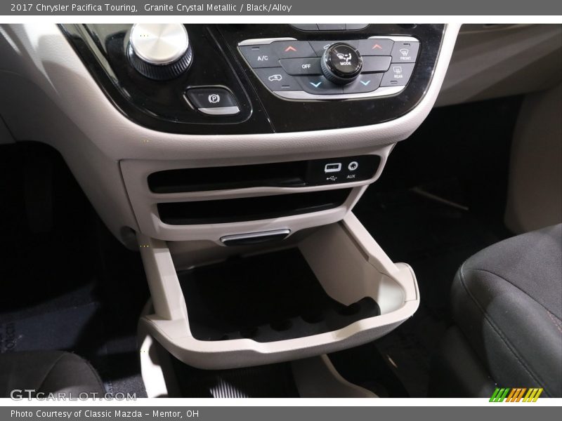 Granite Crystal Metallic / Black/Alloy 2017 Chrysler Pacifica Touring