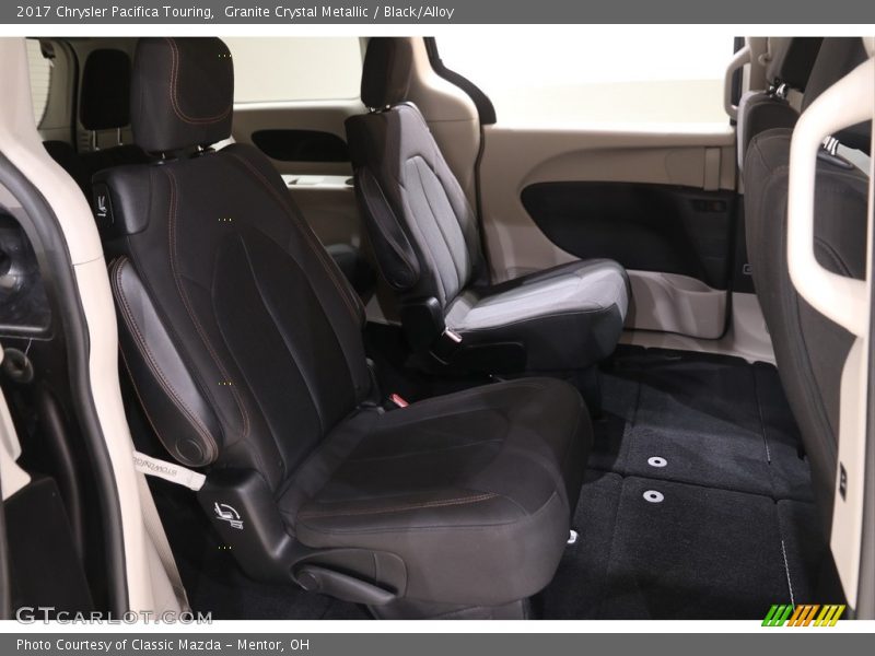 Granite Crystal Metallic / Black/Alloy 2017 Chrysler Pacifica Touring