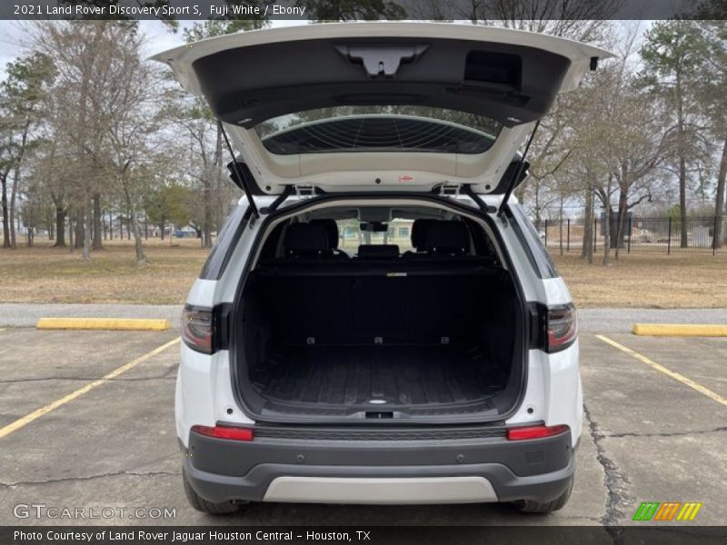 Fuji White / Ebony 2021 Land Rover Discovery Sport S