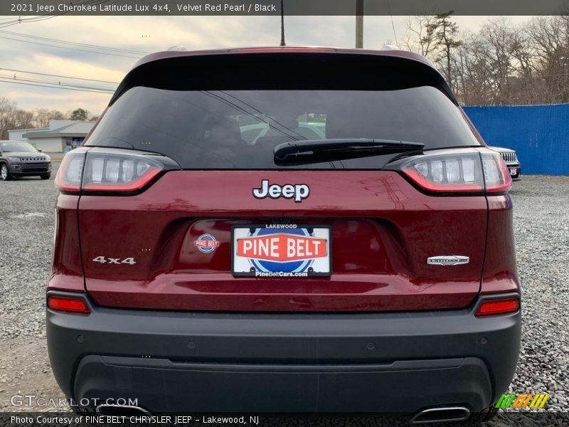 Velvet Red Pearl / Black 2021 Jeep Cherokee Latitude Lux 4x4