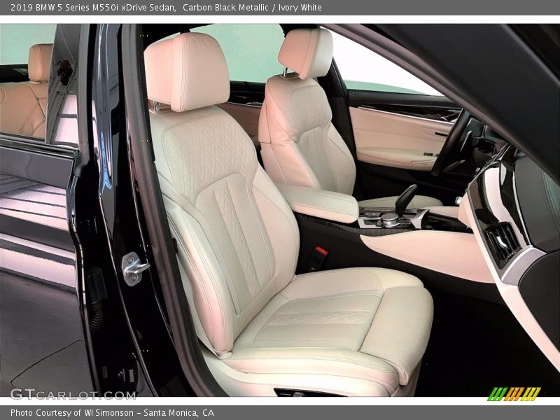 Front Seat of 2019 5 Series M550i xDrive Sedan